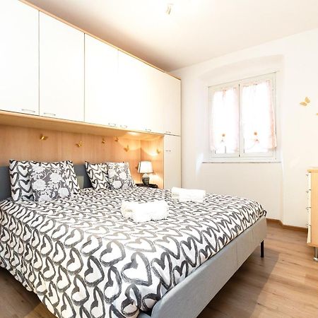 15 Min Centro E Stazione Ferroviaria Apartment Genoa Bagian luar foto