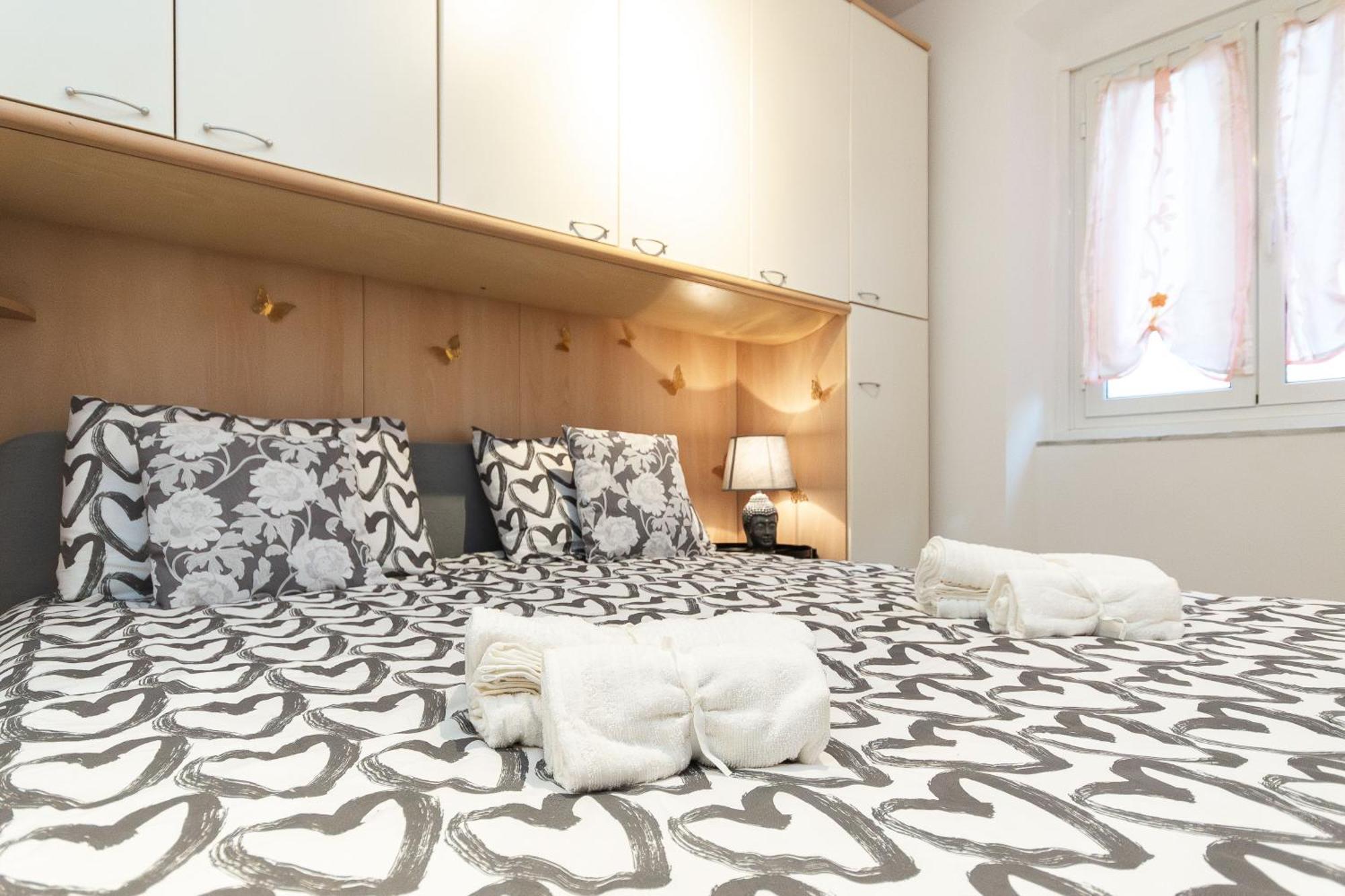 15 Min Centro E Stazione Ferroviaria Apartment Genoa Bagian luar foto